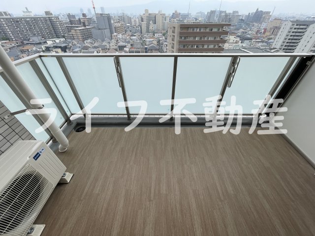 バルコニー　外からの目が気にならないバルコニーで洗濯物が干せます