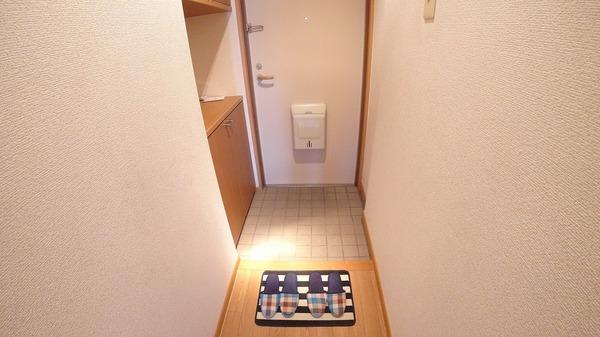 シャトゥ ドゥ ファミの玄関写真