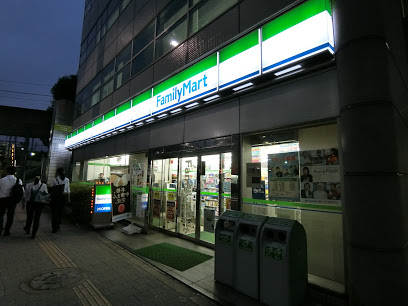 コンビニ　ファミリーマート 千住警察署前店（コンビニ）まで279m