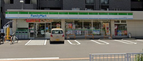 コンビニ　ファミリーマート スリーウェル新横浜店（コンビニ）まで201m