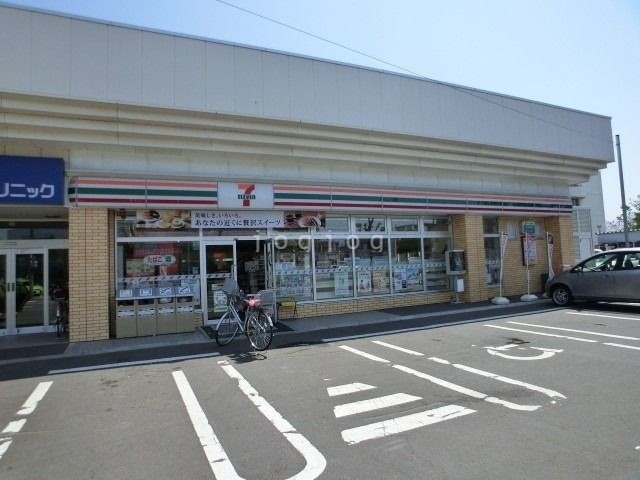 コンビニ　セブンイレブン札幌北27条東店（コンビニ）まで742m
