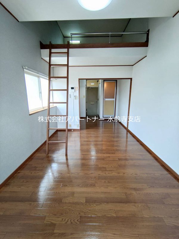 居室・リビング　2面採光で明るいお部屋です！