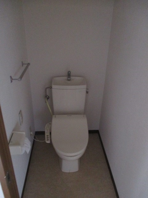 トイレ　同タイプ参考写真