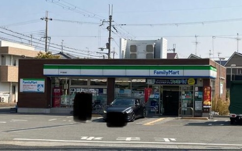 コンビニ　ファミリーマート伊丹堀池店（コンビニ）まで417m