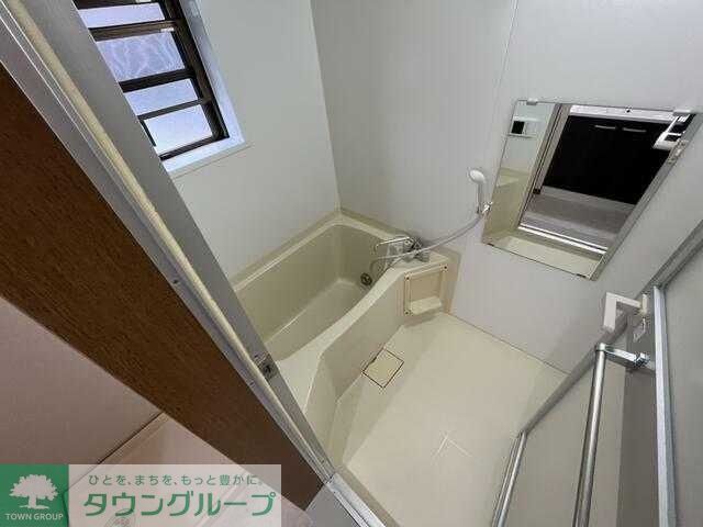 バス・シャワールーム　同物件別部屋写真