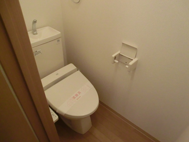 トイレ　ウォシュレット付きです