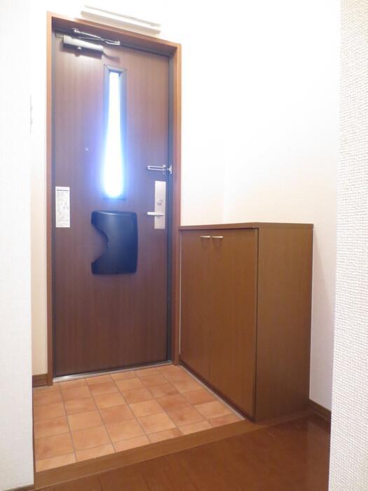玄関　※画像は202号室