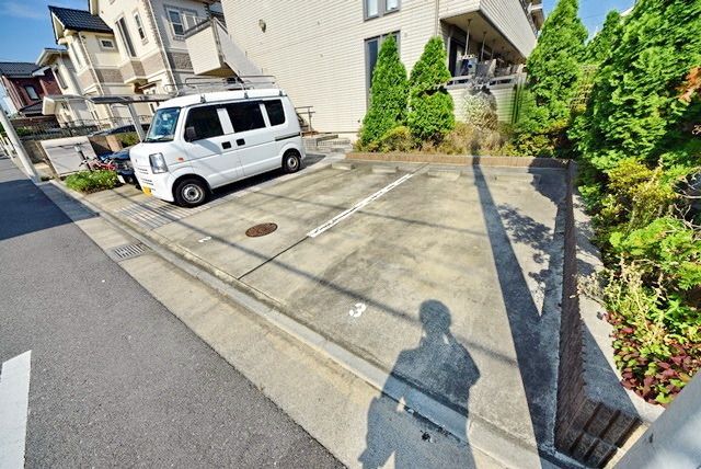駐車場　★海まで徒歩圏内・お部屋9.4帖と広々してます★