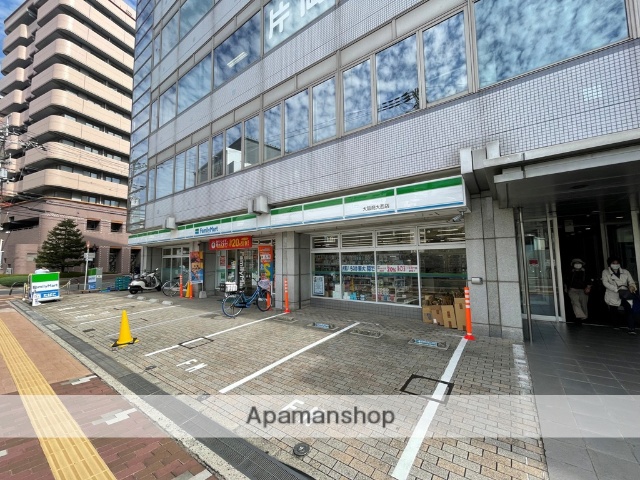 コンビニ　ファミリーマート大阪商大西店（コンビニ）まで267m