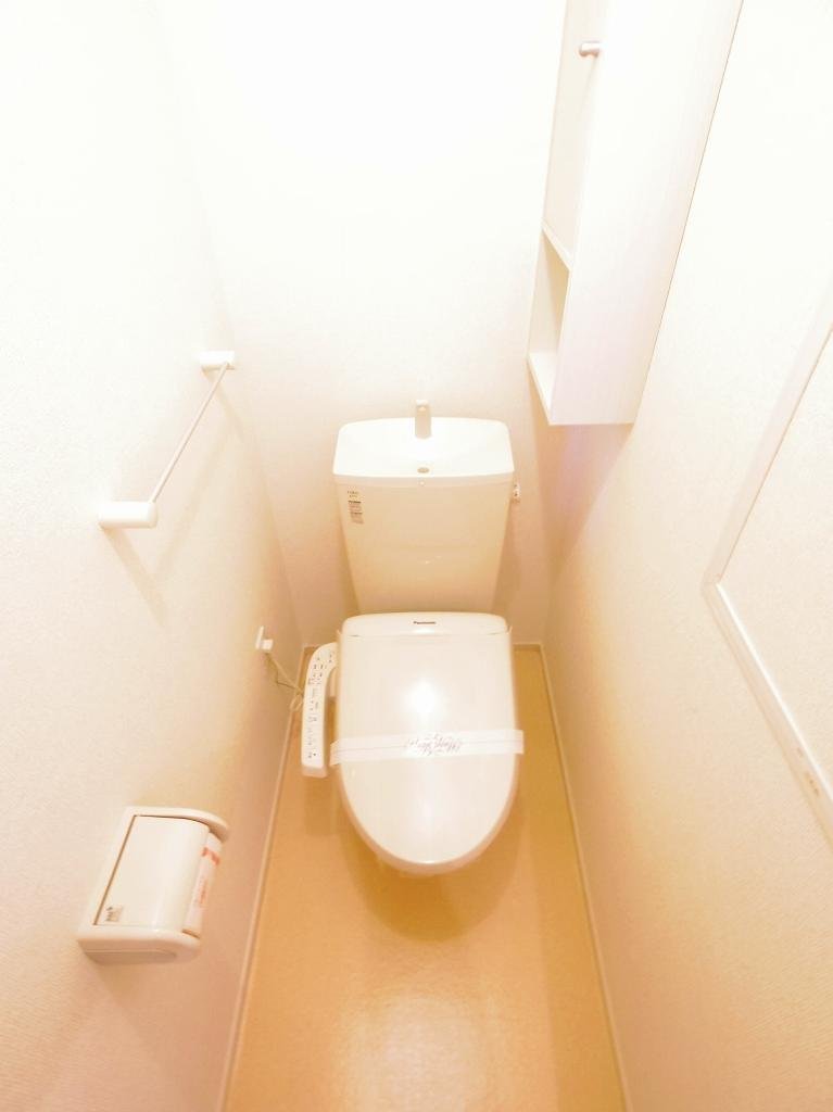 トイレ　※他号室写真です
