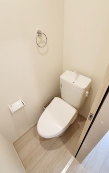 トイレ　※同シリーズ別建物参考写真