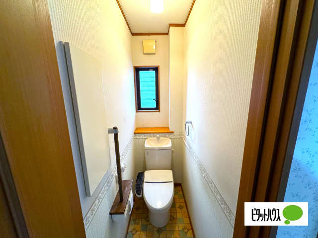 川口中青木2丁目テラスハウスのトイレ写真