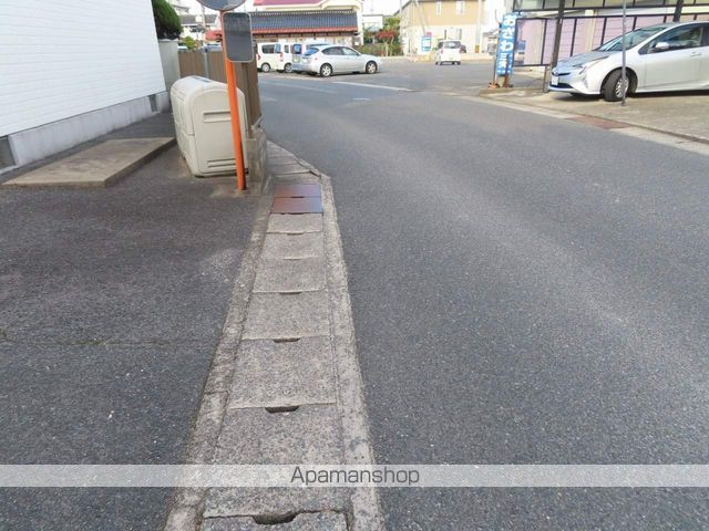 その他　前面道路（その他）まで0m