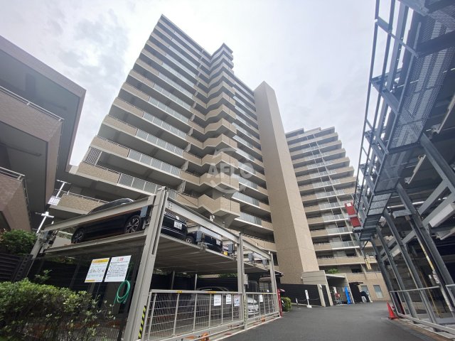 建物外観　ロイヤルアーク花水都OSAKA　外観