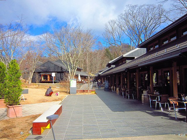 その他　ハルニレテラス（その他）まで895m