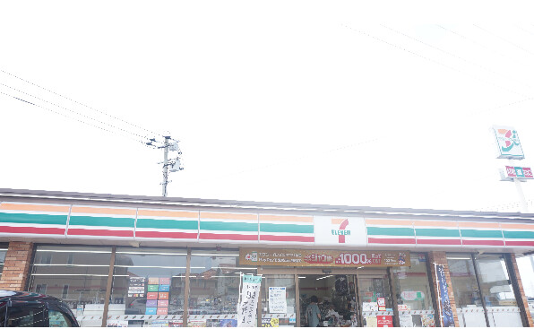 コンビニ　セブンイレブン八幡上の原店（コンビニ）まで100m