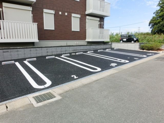 駐車場　敷地内駐車場あります