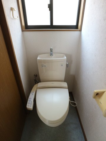 トイレ　温水洗浄便座