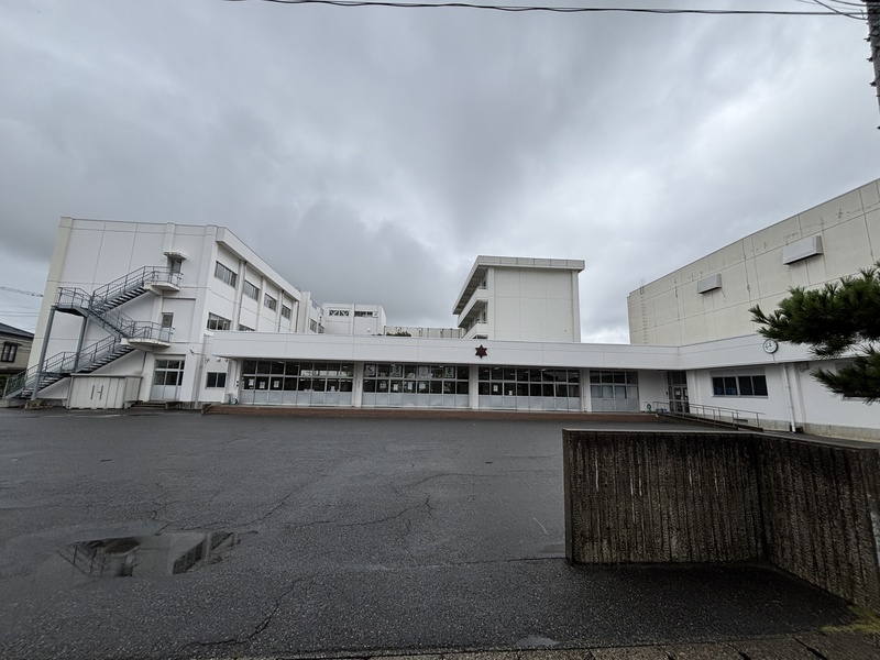 中学校　黒埼中学校（中学校）まで2500m