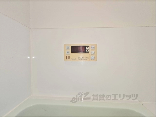 その他設備　給湯器リモコン