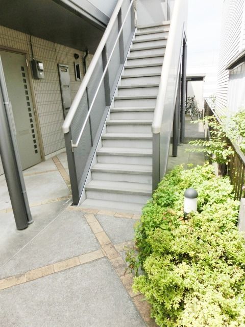 その他　２階への階段