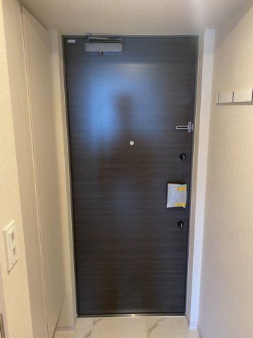 玄関　写真は同タイプ住居です