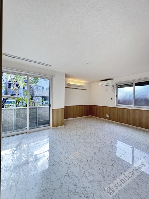 バルコニー　窓も多く明るいお部屋です♪