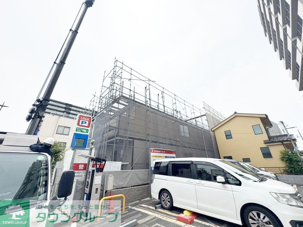 建物外観　駐車場