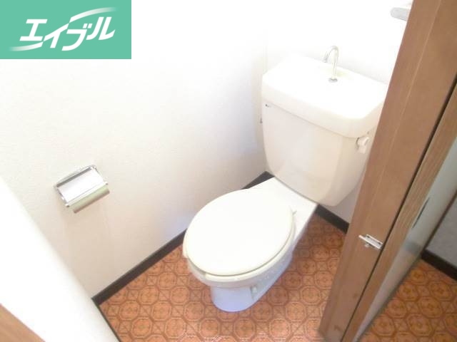 トイレ　反転タイプのお部屋の写真です