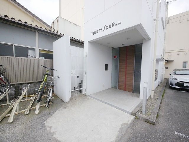 エントランス　★オートロック付きのエントランス★