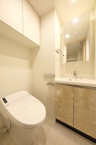 東急田園都市線 二子新地駅 徒歩3分 6階建 築7年のトイレ写真