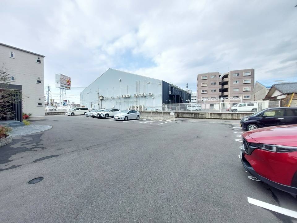駐車場　駐車場