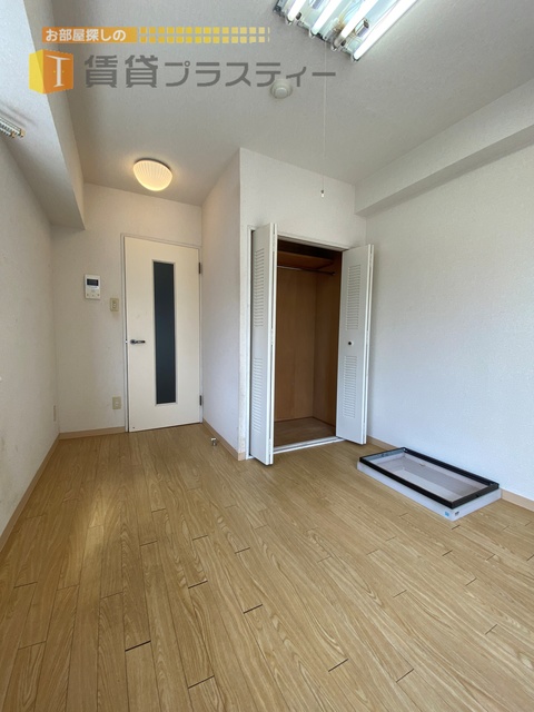 居室・リビング　使いやすい形のお部屋です。