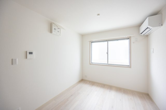 今井町共同住宅の居間写真