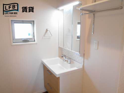 洗面設備　※1LDKの103号室の写真です。