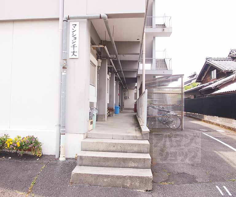 マンション千丈の外観写真