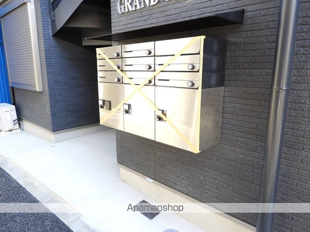 京急空港線 穴守稲荷駅 徒歩8分 3階建 築6年の外観写真