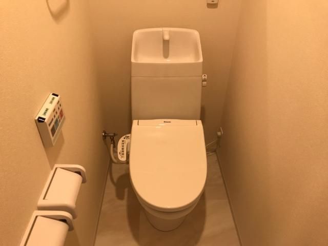 京阪交野線 交野市駅 徒歩18分 2階建 築5年のトイレ写真
