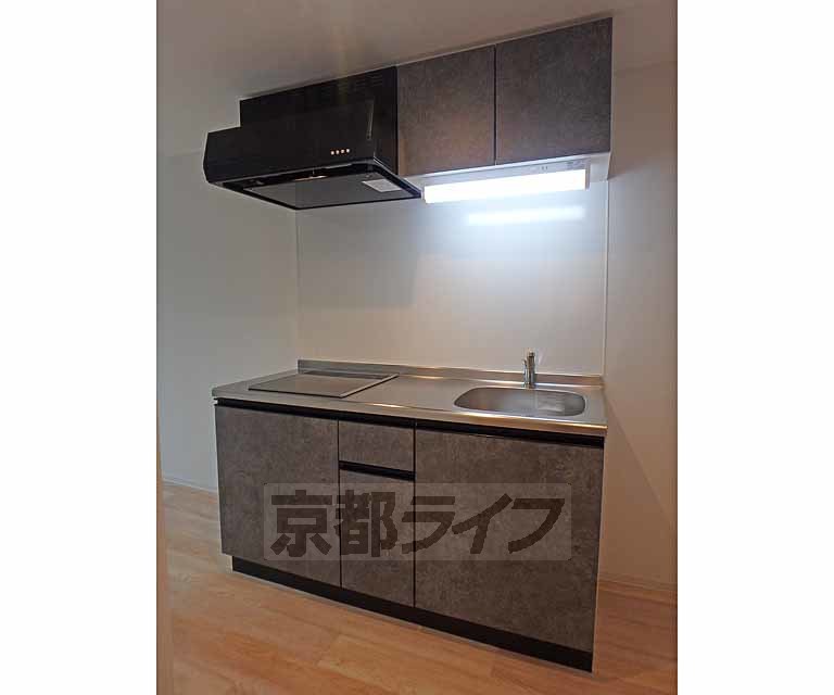 キッチン　ワイドサイズのシステムキッチンです。