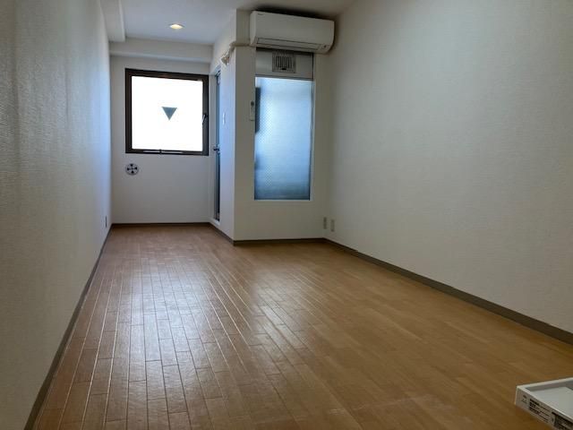 小坂ビルの居間写真