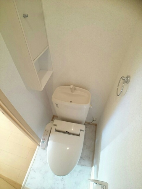 ＪＲ山陽本線 大門駅 徒歩54分 2階建 築18年のトイレ写真