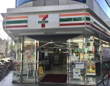 コンビニ　セブンイレブン 京急蒲田駅前店（コンビニ）まで33m