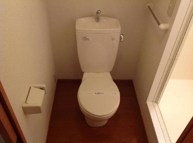 レオパレスHIKARIのトイレ写真