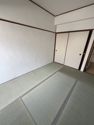 居室・リビング　(参考）同マンション他部屋の写真