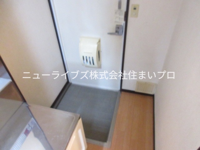 京阪本線 萱島駅 徒歩15分 2階建 築35年の玄関写真