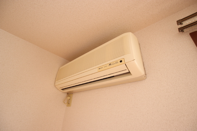 その他設備　これからの季節の必需品、エアコン１基付き。