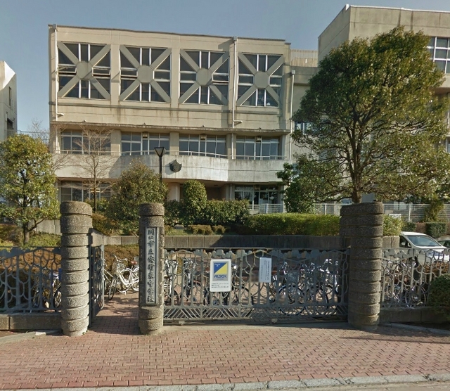 中学校　川口市立安行東中学校（中学校）まで300m