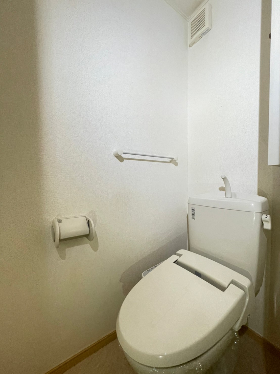 トイレ　同建物別号室！嬉しい！ウォシュレット！きれい！ピカピカ