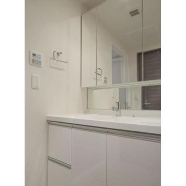洗面設備　※別部屋の参考写真です。