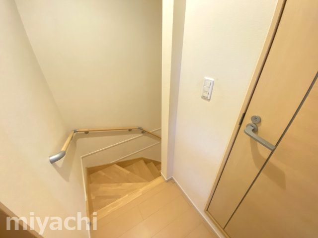 クラール名東 Aの玄関写真